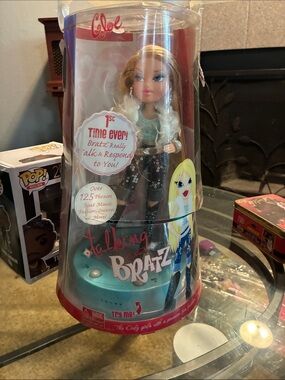 Bratz Talking Chloe Doll in Teal Outfit
